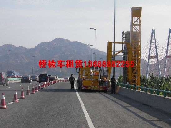 22米桁架式桥梁检测车作业现场